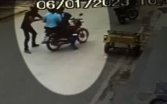 Homem em moto rouba malote com mais de R$ 160 mil em cidade no oeste da Bahia