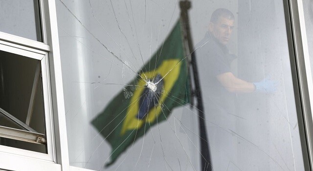 Móveis e janelas danificadas no Palácio do Planalto. / crise brasil / atos antidemocráticos / ataque / golpe / golpistas / bolsonaristas radicais / vândalos / terroristas 