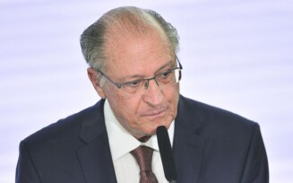 Vice-presidente da República e ministros condenam ataques em Brasília