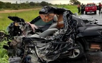Motorista morre em acidente entre carro e caminhão no oeste da BA