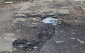 Ruas sem pavimentação e buracos em vários pontos da cidade; confira os flagrantes