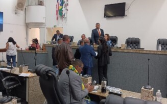 Treze vereadores fazem parte da bancada governista na Câmara Municipal