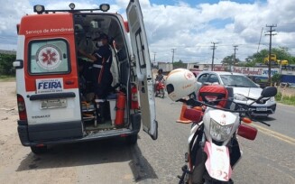 Colisão entre duas motos deixa uma pessoa ferida na Avenida Eduardo Fróes da Mota