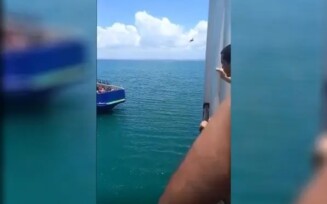 VÍDEO: Ferry-boat colide com outro ao atracar no Terminal Bom Despacho