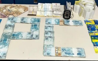 Polícia recupera mais de R$ 13 mil e 80 documentos com idosa suspeita de agiotagem na Bahia