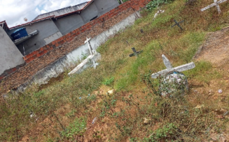 Cemitério abandonado, falta de limpeza e ruas com buracos; confira os flagrantes