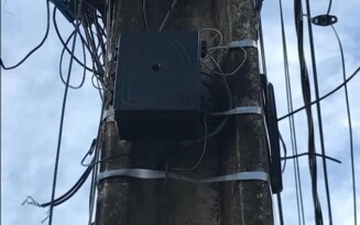 Câmera de monitoramento instalada por traficantes é desmontada em bairro de Salvador