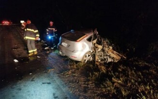 Sargento da PM morre após acidente de trânsito em rodovia do oeste da Bahia; carreta pegou fogo e ficou destruída