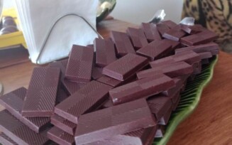 Primeira fábrica de chocolates da economia solidária do Brasil tem investimento de R$ 523 mil do Estado