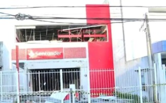Bandidos explodem agência bancária em Salvador