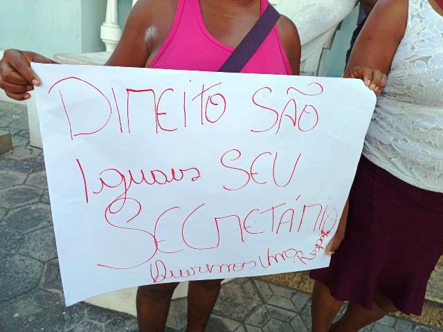 Barraqueiros protestam contra mudança de local de trabalho na Micareta de Feira