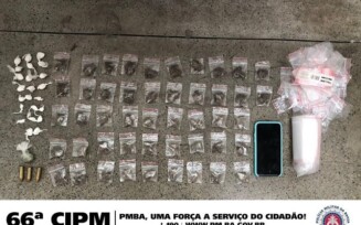 Policiais da 66ª CIPM conduzem suspeito de tráfico de entorpecentes no bairro Parque Ipê; drogas foram apreendidas