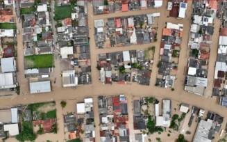 Com 27 mil moradores atingidos por alagação, prefeitura de Rio Branco decreta situação de emergência