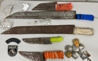 Policiais penais apreendem facas e porções de drogas no Conjunto Penal de Feira de Santana
