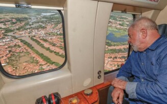 Lula diz que não é possível construir casas no mesmo lugar das inundações