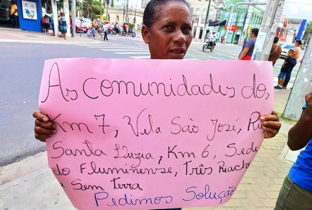 Manifestação mães de estudantes_ Paulo José Acorda Cidade