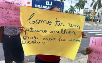 Manifestação mães de estudantes_ Paulo José Acorda Cidade