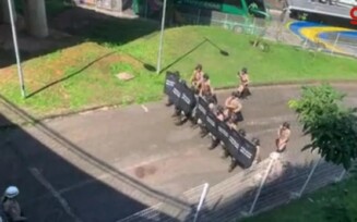 Grupo joga pedra em ônibus com torcida do Flamengo e PM é acionada, em Salvador