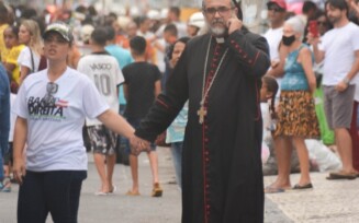 Padre Kelmon participa de Marcha para Jesus em Feira de Santana