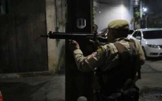 Suspeito de segurar a arma do soldado Gleidson morre em confronto com a PM em Salvador