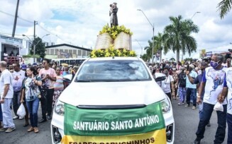 Devoto há 45 anos, José "Dida" leva Santo Antônio em sua caminhonete há quase três décadas de carreatas