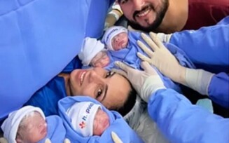 Mulher dá à luz quadrigêmeos em gravidez descoberta ao investigar tumor