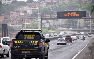 PRF flaga quase 2.000 veículos acima da velocidade durante Operação São João nas rodovias federais da Bahia