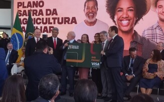 Com Lula, em Brasília, Jerônimo participa do lançamento do Plano Safra da Agricultura Familiar