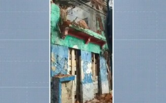 Fachada de prédio tombado pelo IPAC é demolida irregularmente em Salvador