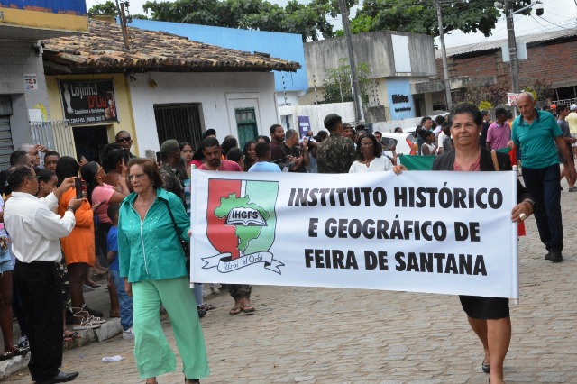 Desfile civico-miliar em comememoração ao 2 de julho, dia da Independência da Bahia