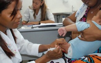 Vacinação para bebês está disponível nas Unidades de Saúde de Feira de Santana; veja como vacinar