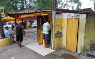 Comerciantes que serão removidos do canteiro central da Fraga Maia aguardam diálogo da prefeitura para indenização