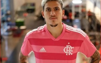 Pedro leva soco no rosto e presta queixa contra Pablo Fernández, preparador físico do Flamengo