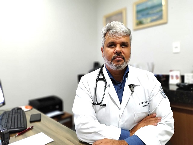 Médico Edval Gomes