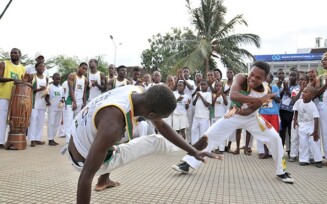 Capoeira é símbolo da identidade e da resistência dos negros no Brasil 