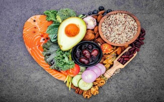 Veja 10 alimentos que ajudam a controlar o “colesterol ruim” no corpo