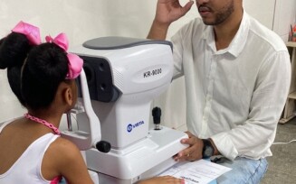 Projeto Pega Visão realiza exames gratuitos e faz doação de 63 óculos em Feira de Santana