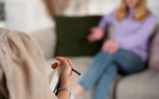 Terapeuta Transpessoal Sistêmica explica como destravar traumas com o pai
