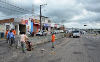 Prefeitura inicia reestruturação de contenção na avenida Rio de Janeiro