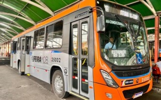 Cinco novos ônibus passam a integrar frota de transporte público de Feira