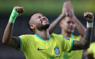 Brasil goleia Bolívia por 5 a 1 e Neymar bate recorde
