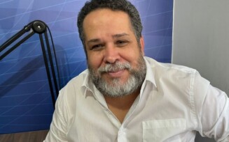 Educação, história do Brasil, segurança pública e diferenças entre Feira e Salvador na visão do antropólogo Ricardo Aragão