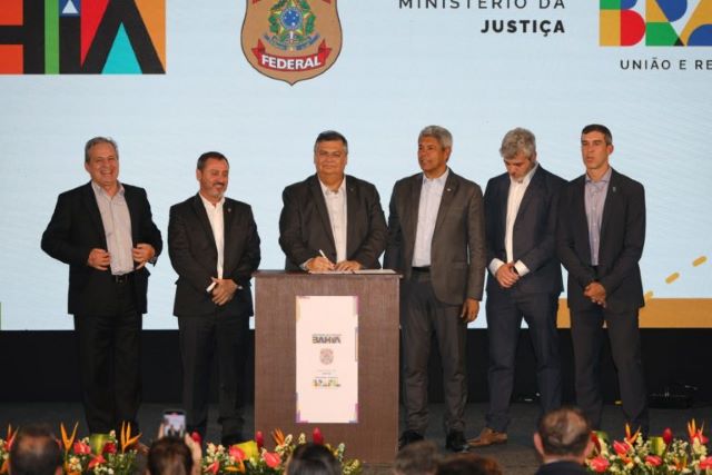 O governador Jerônimo Rodrigues e o ministro da Justiça e Segurança Pública, Flávio Dino