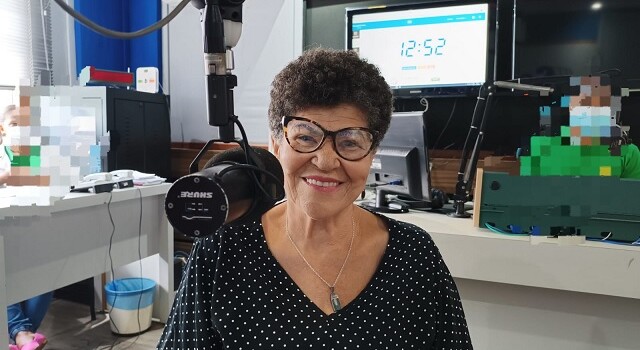 Dilma Ferreira cantora feirense ft Iasmim Santos Acorda Cidade Seicho no ie