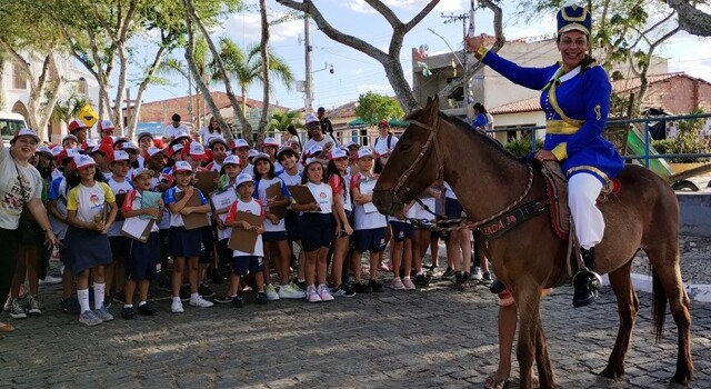crianças visitam distrito de tiquaruçu1