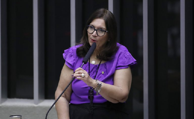 Câmara aprova ampliação do direito da mulher a acompanhante nos serviços de saúde