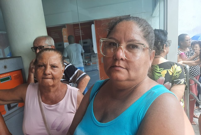fila longa no banco Itaú na Conselheiro Franco ft Ney Silva do acorda cidade5