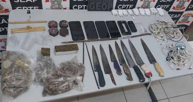 Celulares, drogas e armas brancas são encontrados no Conjunto Penal de Teixeira de Freitas