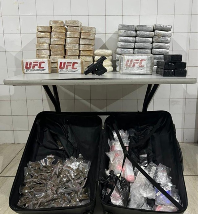 Ação conjunta da 22ª CIPM, Bope e Choque apreende 70 kg de pasta base de cocaína e maconha em Simões Filho