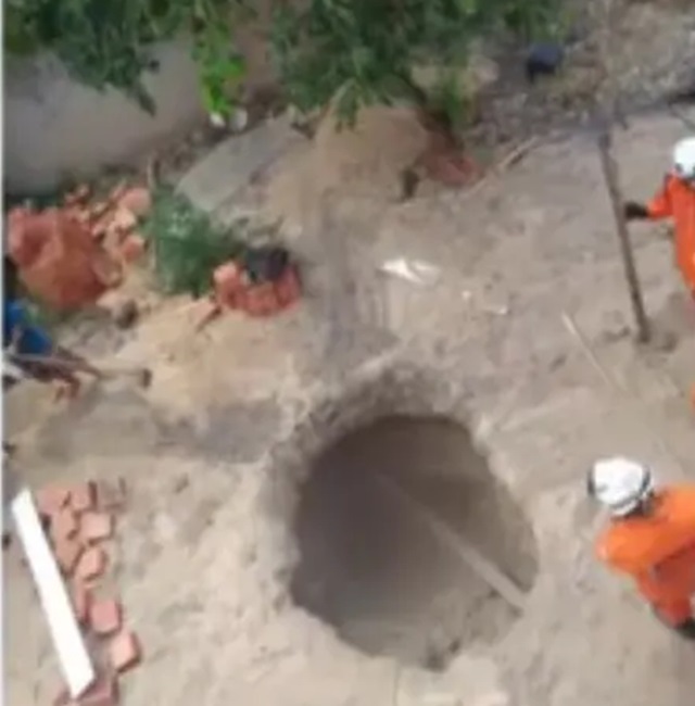 homem morre soterrado em fossa em Alagoinhas